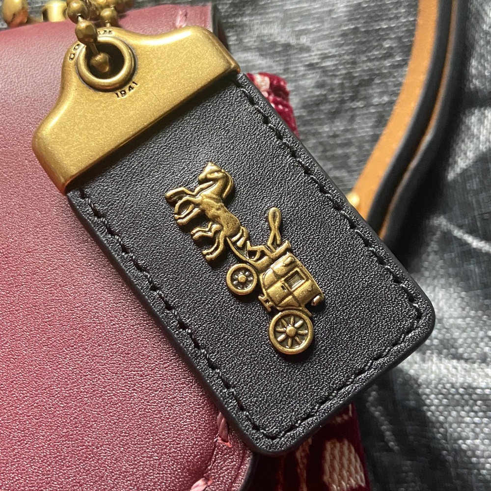 Coach 1941 Collection Swagger Chain Print Crossbody EUC - Picture 2 of 15